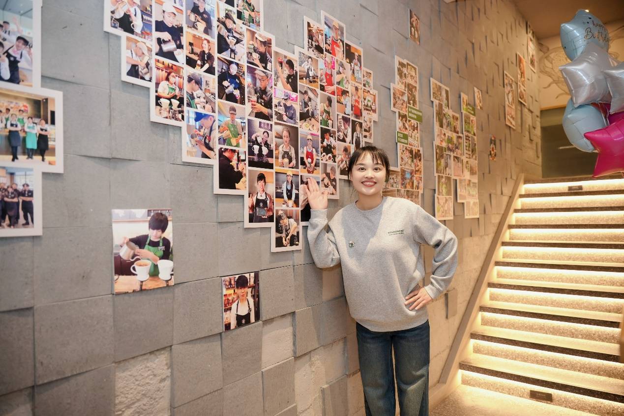 克十五周年庆推出主题门店、限定周边献礼泉城开元棋牌相伴十五载 与济南共“星”动 星巴(图4)